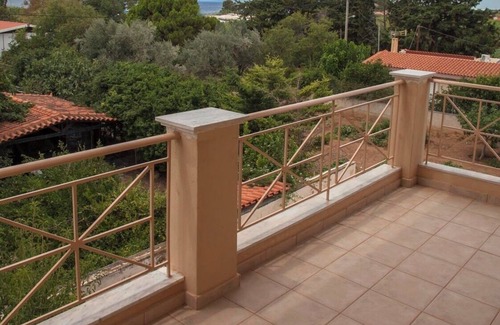 Lagonissi Villa | Large Contemporary Villa off the coast in Lagonisi