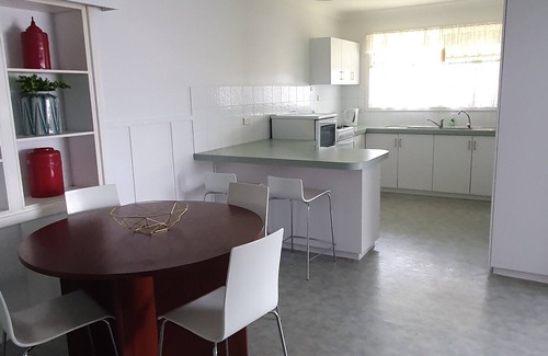 Manjimup House | Large Cosy Family Home With a Fire, Fenced & Close to all Manjimup's Amenities
