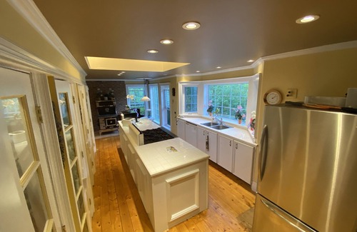Meadowville House | Large country home for family and friends retreats.
