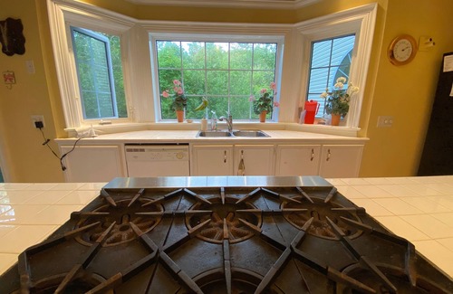 Meadowville House | Large country home for family and friends retreats.