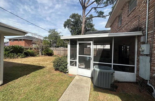 Algiers House | Large & Cozy 4-Bedroom w/Parking - One Exit to French Quarter & Downtown NOLA