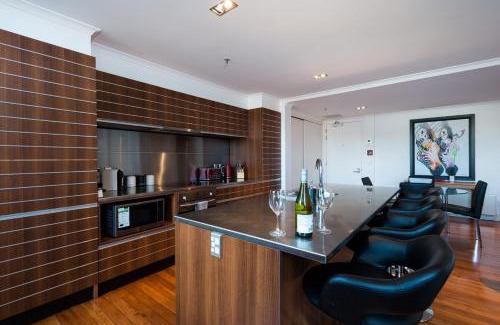 Te Aro Apartment | Large Executive Inner City Apartment