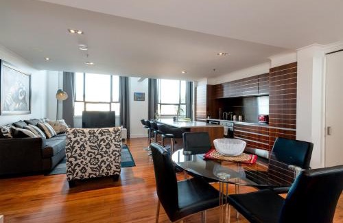 Te Aro Apartment | Large Executive Inner City Apartment