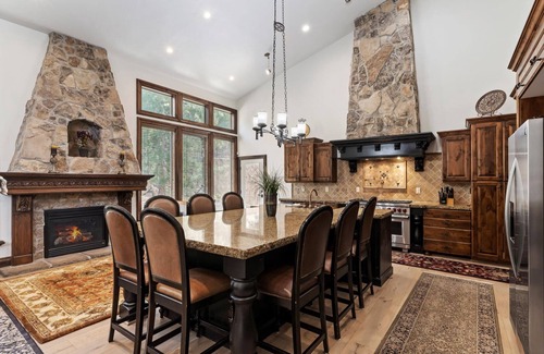 Olympus Cove House | Large Executive Home High in Olympus Cove with Amazing Valley Views