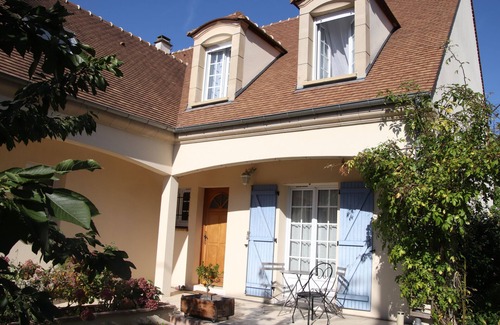 Taverny House | Large family home 30 minutes from Paris and the Stade de France