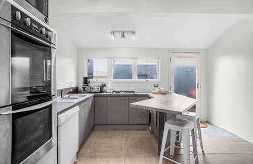 Miramar House | Large family sized pet-friendly accommodation with backyard in MIRAMAR, WGTN