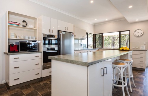 Ferguson House | LARGE FARM STAY PROPERTY - GREAT FOR FRIENDS & FAMILY HOLIDAYS