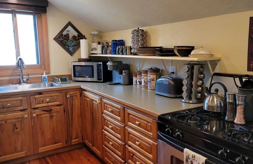 Darby House | Large, Fully Equipped, Private & Cozy Montana Vibe W/Fireplace, Hot Tub & Hiking
