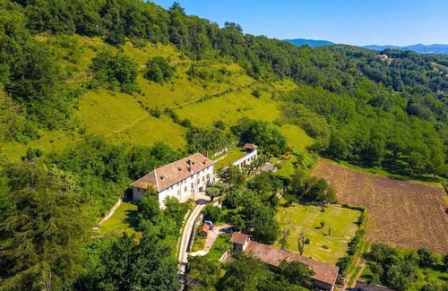 Tullins House | Large historic estate with jacuzzi - gîte 12 pers. - calm & nature