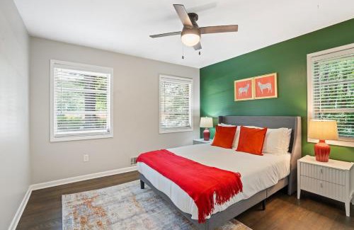 Smyrna House | Large House Near Truist Field 15 mins to ATL and Six Flags