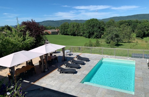 Ordonnaz House | Large house with a pool for groups of friends and families, seminars.
