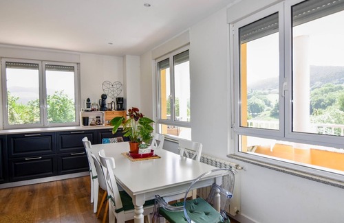 Puente Viesgo Villa | Large house with swimming pool