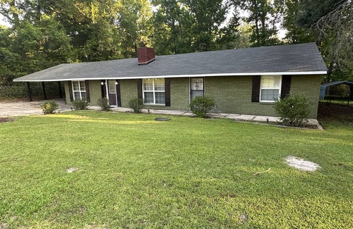 Leesville House | Large, kid and pet friendly home near schools
