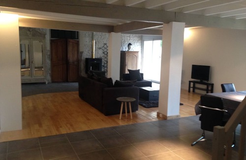 Varzay House | LARGE LOFT IN DEPENDENCY OF THE CASTLE