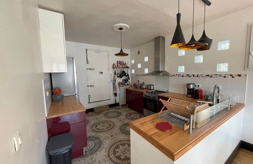 Cote Pavee Villa | Large middle-class villa near town center