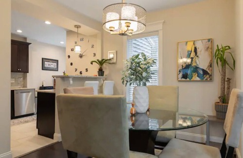 Everett Condo | Large & Modern Luxury Duplex Home close to Boston & Cambridge with Free Parking