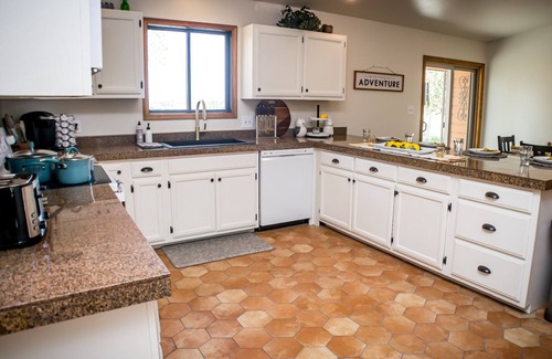 Durango - Purgatory House | Large Private Ranch, Dog Friendly, Hot Tub, Pool Table, Week and Month Discounts