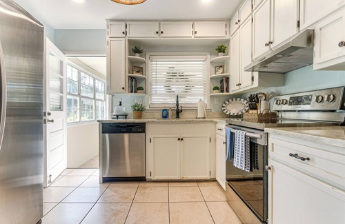 Valdosta House | Large Private Yard: Home < 3 Mi to Dtwn Valdosta!