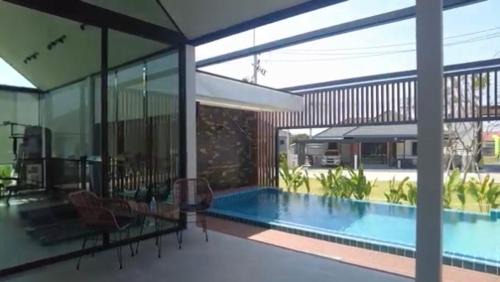 Ubon Ratchathani House | LARGE & QUIET 3bd Home with Security & Pool