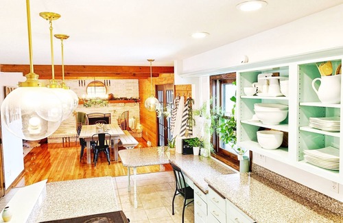 Mendota Heights House | Large Retreat Minutes From Both Downtowns, Mall of America, and Airport