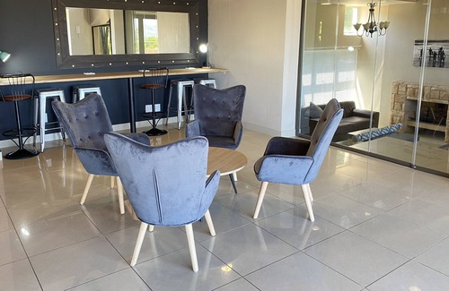 Heldervue House | Large retreat space in the Winelands - Unit 1
