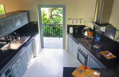 Maret Villa | Large salt water Pool, jetted Plunge pool, Meditation/Yoga Room, Car-5 Min Lamai