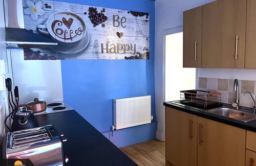 Taunton Apartment | Large Serviced Apartment - Taunton