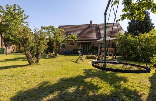 Kreba-Neudorf Apartment | Large vacation apartment - Ladusch Farm