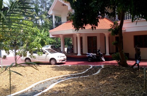 Kumaranalloor Villa | Large villa in kottayam town with 6 bedrooms