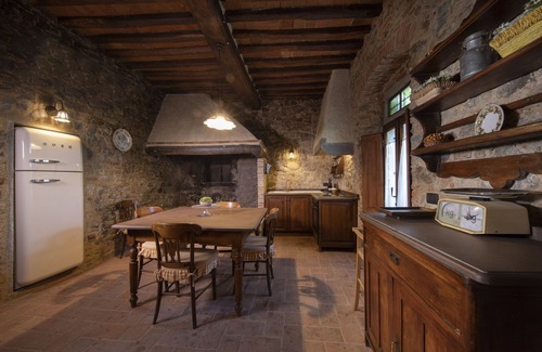 Carmignano Villa | Large villa near Florence on Wine Estate