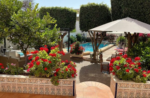 Roquetas de Mar House | Large Villa private pool and garden near beach