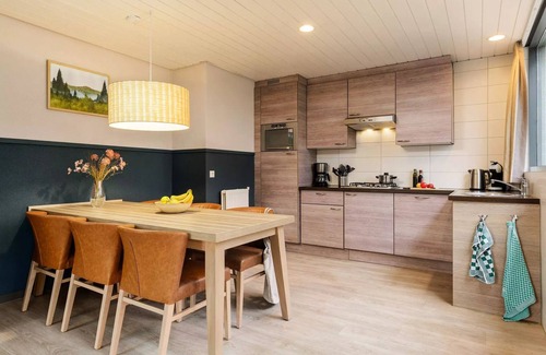 America House | Large VIP Cottage 6 People