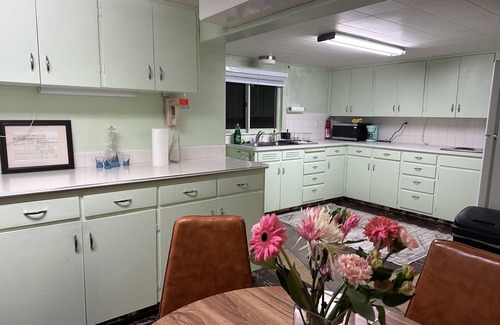 Yakima House | Large walk in lower unit in 1950 home nice neighborhood
