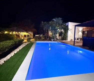 Playas House | Las palmeras con piscina