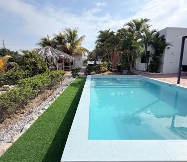 Playas House | Las palmeras con piscina