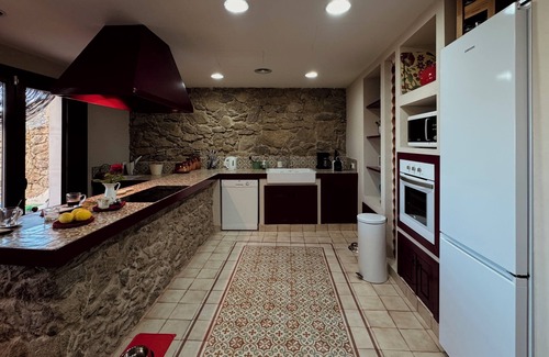 Parrillas Villa | Las Pazuelas, Casa Familiar en el Pueblo