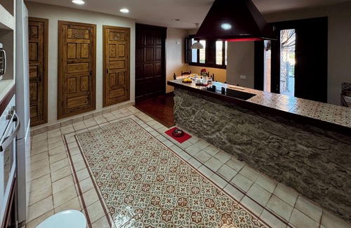 Parrillas Villa | Las Pazuelas, Casa Familiar en el Pueblo