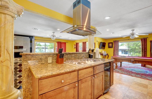Glen Heather Estates House | Las Vegas Elegance! Pool Table & Sparkling Pool! by RedAwning