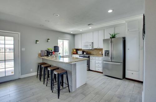 Las Vegas Cottage | Las Vegas Retreat w/Yard < 5 Mi to Strip!