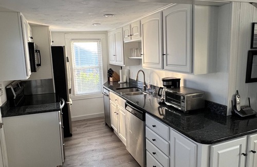 Dennis House | LAST MINUTE DISCOUNTS ON OPEN WEEKS! MAYFLOWER BEACH AMAZING PRIVATE HOME