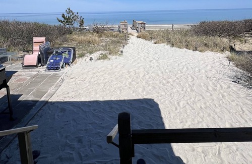 Dennis House | LAST MINUTE DISCOUNTS ON OPEN WEEKS! MAYFLOWER BEACH AMAZING PRIVATE HOME