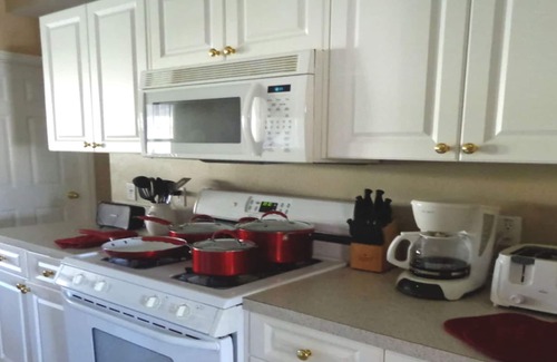 Tuscan Ridge Villa | Last-Minute-Rates . LET YOUR DREAMS COME TRUE - King Bed, Gas Grill & Game Room