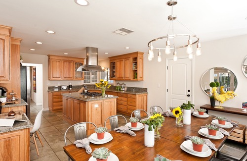 Hermosa Village House | LAST MINUTE SPECIAL! Amenities! Pool & Game Room! Close walk to Disney!