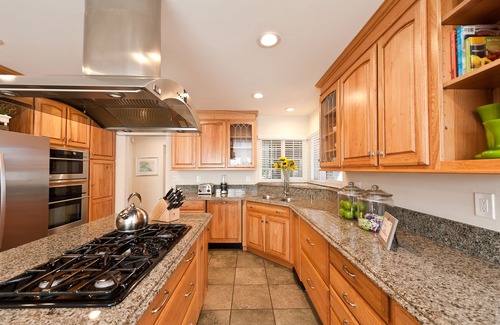 Hermosa Village House | LAST MINUTE SPECIAL! Amenities! Pool & Game Room! Close walk to Disney!