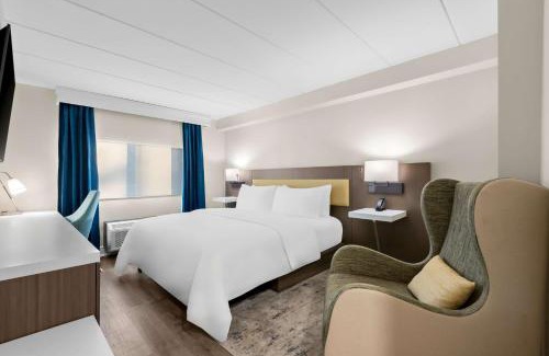 Tinton Falls Hotel | Latitude Suites Tinton Falls Eatontown - BW Premier Collection