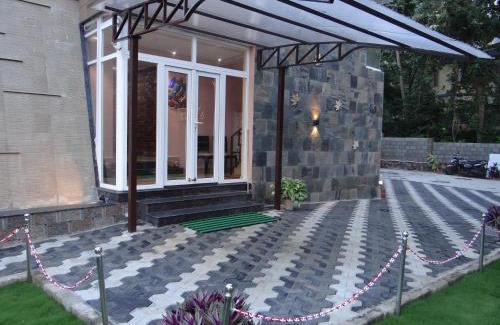 Courtallam Hotel | Laughing Waters Fine Stay