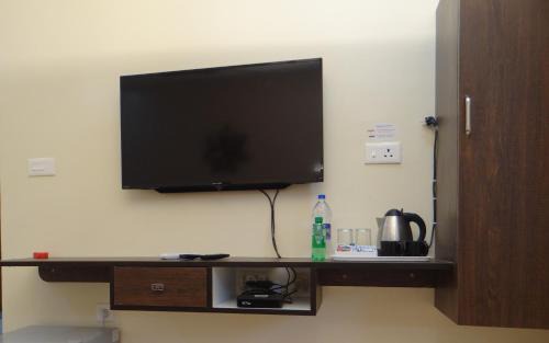 Courtallam Hotel | Laughing Waters Fine Stay
