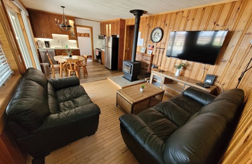 Petawawa Cabin | Laurentian Cabin at Pine Ridge Park