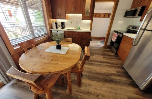 Petawawa Cabin | Laurentian Cabin at Pine Ridge Park