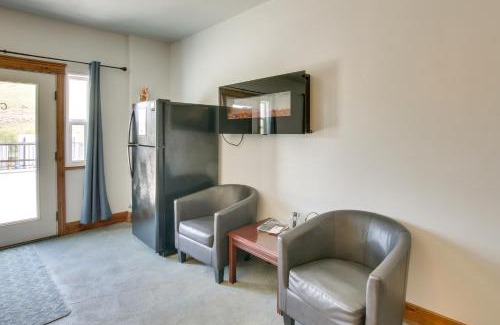 Lava Hot Springs Apartment | Lava Hot Springs Studio with Deck Walk to Hot Pools